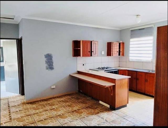 7 BEDROOM HOUSE FOR SALE IN CRYSTAL PARK